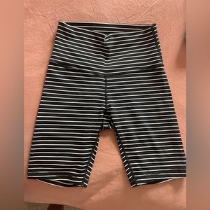 Lululemon Biker Shorts 6” size 4